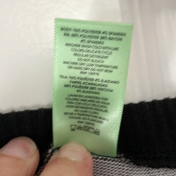 Lot of 2 Honeydew lounge tops size XXL olive green floral, black/white plaid - Picture 9 of 12